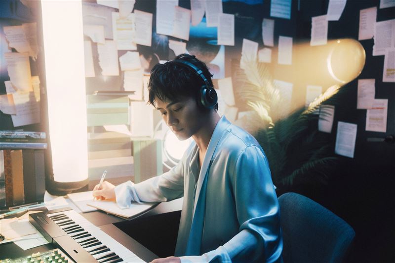 〈唱我們的歌 My Song〉MV詮釋現實與想像交疊的畫面，象徵歌曲終於被聽見。（圖／众悅娛樂提供）