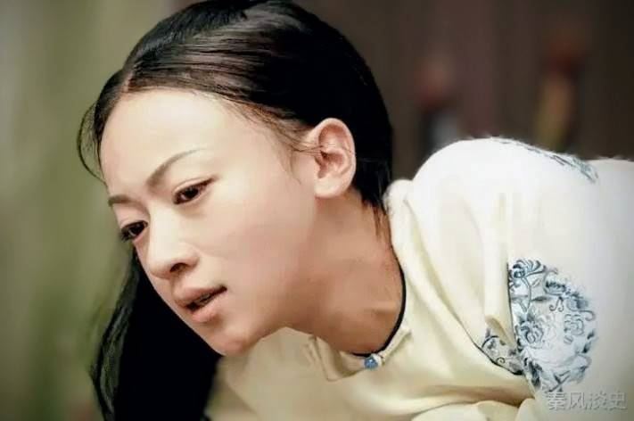 令妃第一次被強幸時，乾隆激動到無法自拔。（圖／翻攝自微博）