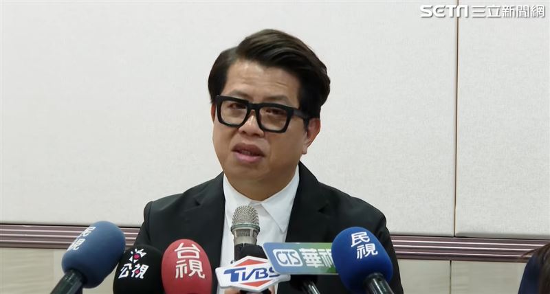 食藥署公布18件化妝品含禁用色素「蘇丹紅」，其中含歐萊德男、女用養髮液。對此董事長葛望平宣布，兩款產品永久停產，並指責供應商欺瞞。（圖／三立新聞網）