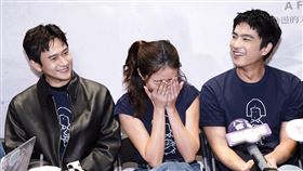 《大濛》導演陳玉勳與監製李烈、葉如芬率主演柯煒林、方郁婷、9m88，以及曾敬驊、劉冠廷、陳以文、蔡昌憲。（圖／記者趙于瑩攝影）