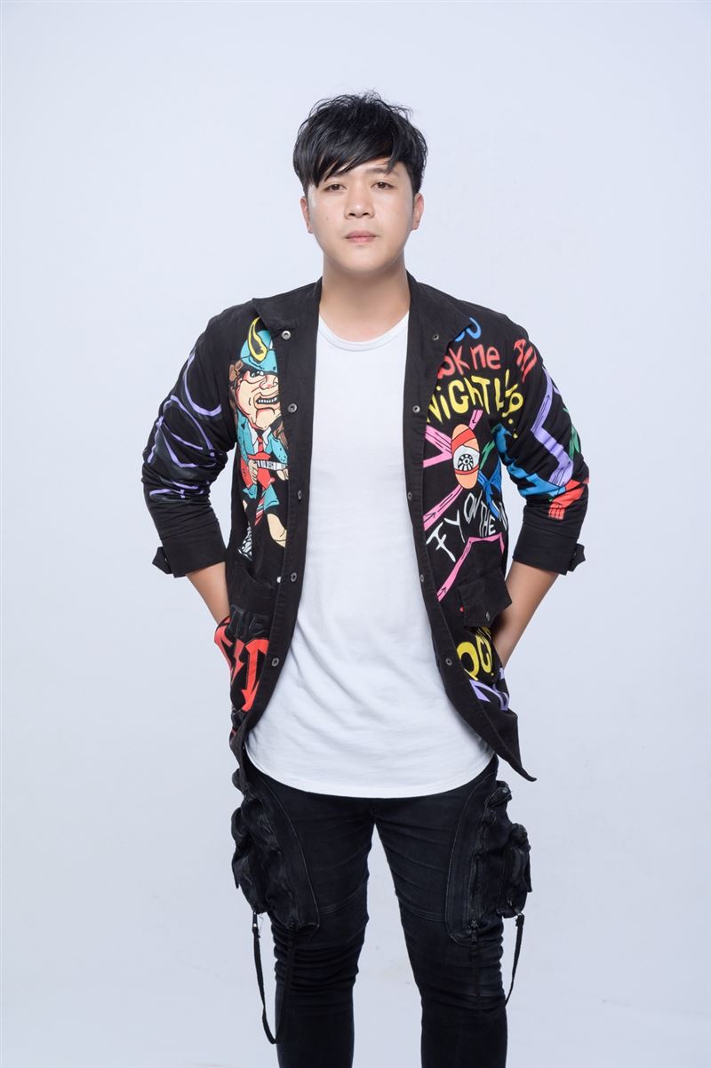 吳亦偉（圖）爸爸是北原山貓，姐姐為歌手吳亦帆。（圖／吳亦偉提供）