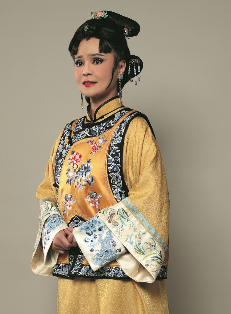 鄭雅升飾演阿祿嫂「吳映紅」。（圖／春河劇團提供）