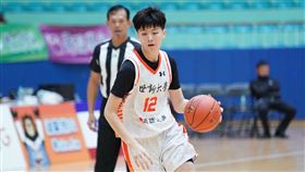 世新大學游沁樺13分10籃板10助攻及7阻攻，UBA生涯首度大三元。（圖／大專體總提供）