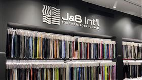 竣邦-KY攜手Nike、Canada Goose等品牌擴展機能布料市場，預計2026年在越南動工新廠，鎖定高技術產品。靠穩定訂單與新客戶發酵，營運成長動能強，公司設定雙位數成長目標，持續深化中高階市場布局，展現未來發展信心。（圖／竣邦提供） 