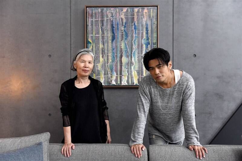 周杰倫（右）和媽媽葉惠美擁有多筆房產。（杰威爾提供）