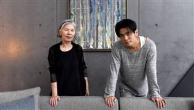 周杰倫（右）和媽媽葉惠美擁有多筆房產。（杰威爾提供）