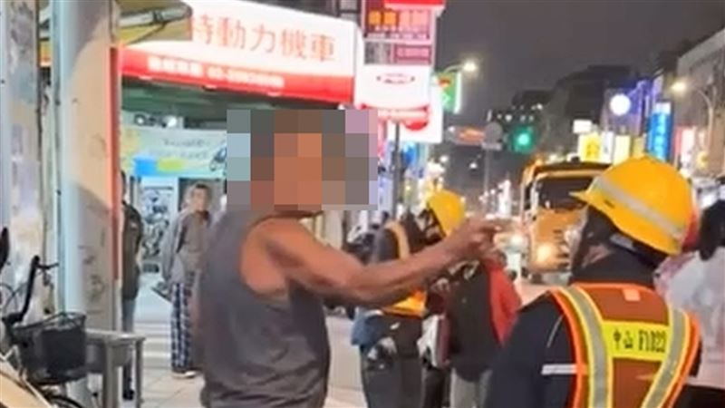 黑袋裝回收遭拒　暴走男嗆毆清潔員下場曝