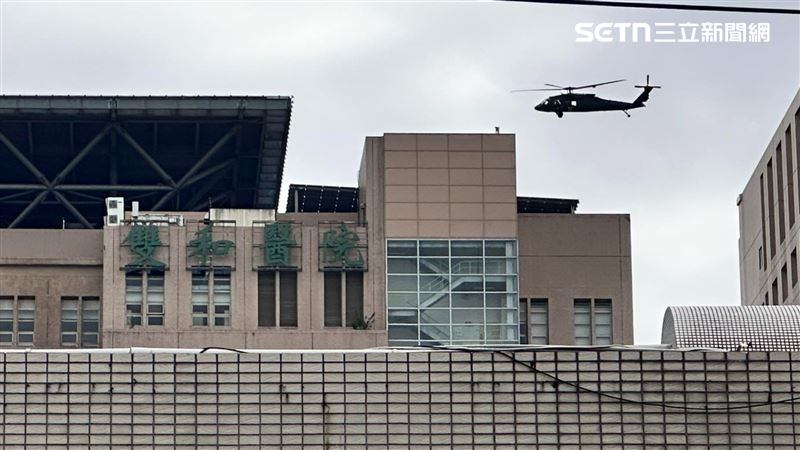 黑鷹醫護機降落醫院 在地人:第一次看到
