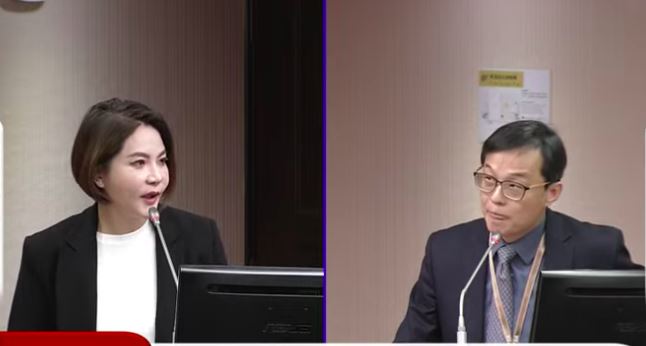 立委陳菁徽（左）則不滿，食藥署2024年7月開始推動產品登錄制，但迄今卻只罰了32件、裁罰金額實在太低，可能不會有效。（圖／翻攝自立院直播）