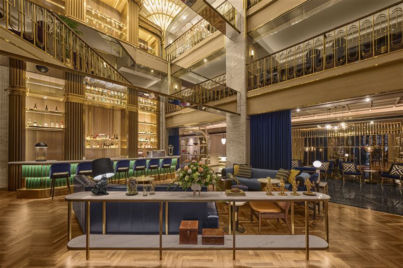 舊城新生：百貨大樓化身精品旅店。台中最受矚目的新星&mdash;&mdash;OKU HOTEL歐酷酒店11月中正式開幕。HBA StudiO國際設計團隊操刀 &times; 雙冠軍調酒師打造台中首間琴酒主題酒吧。（圖／業者提供）