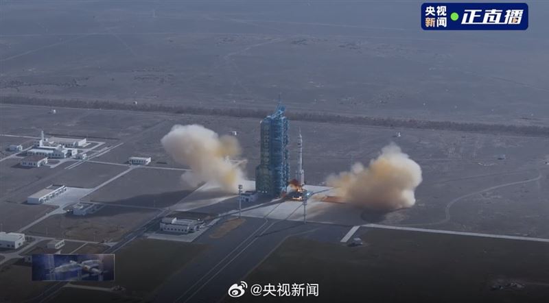 中國神舟22號25日自酒泉緊急發射。（圖／翻攝自X平台 @ChinaScience）