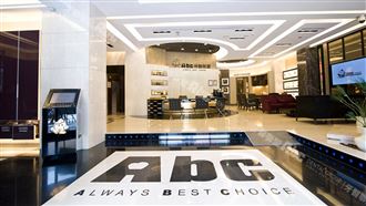 「牙醫教父」養17密醫　海撈29億手法曝光