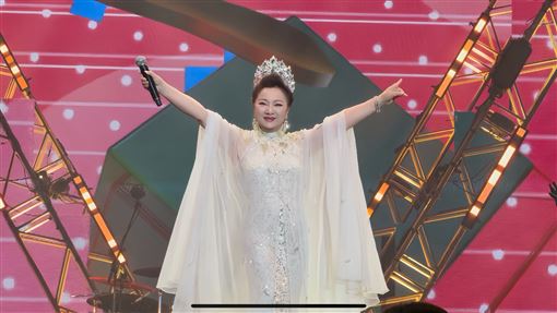 50名董座貴婦團應援　白冰冰離開台灣哭了