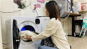 租屋族最愛的小型微電腦防皺乾衣機黑五特惠價10,990元。（圖／品牌業者提供）