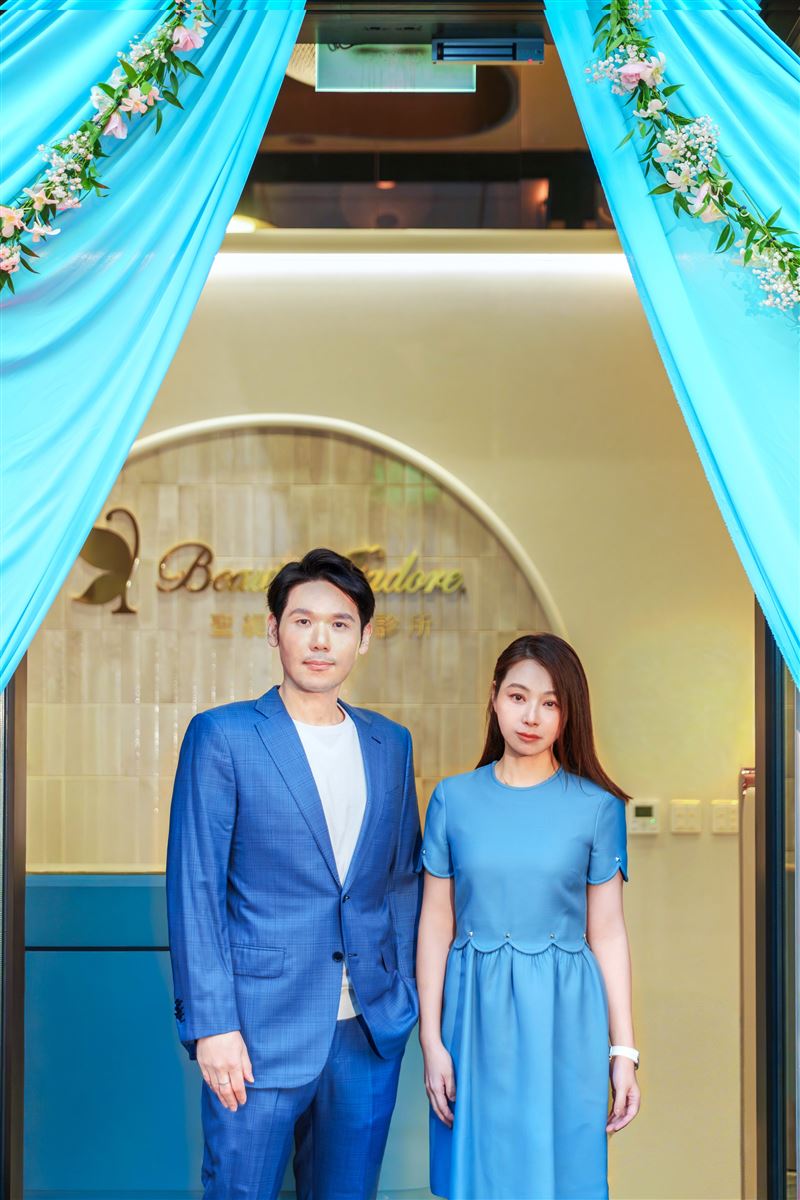 聖緹雅創辦人薛博仁（左）與董娘陳怡蓉。（圖／聖緹雅醫療集團提供）