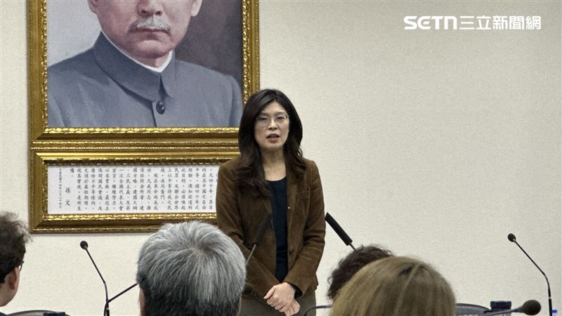 總統投1.25兆國防預算!鄭麗文:您在玩火