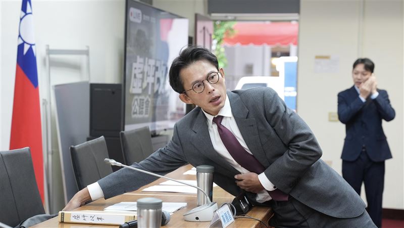 黃國昌17%政治勒索 她獻策藍營回一字：滾