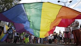 歐盟法院裁定，成員國彼此間須承認同婚登記。（圖／美聯社／達志影像）