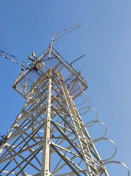 12公尺高電信塔已使用18年，有鍍鋅處理，但整體狀況良好。(圖／翻攝自台北惜物網)