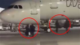 兩名男子闖停機坪要攔截要起飛的班機。（圖／取自X）