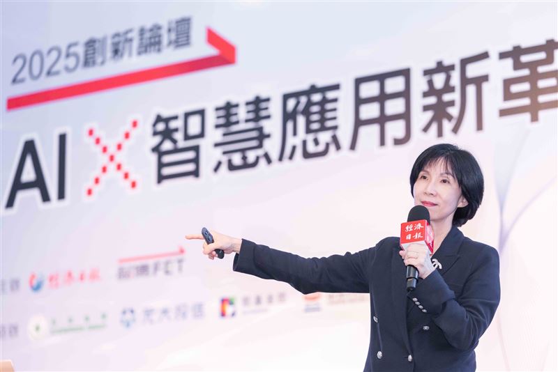 遠傳總經理井琪指出，企業要以AI打造企業大腦與人才傳承、驅動安全營運、持續創新成長，才能打造多維度企業韌性。（圖／遠傳提供）