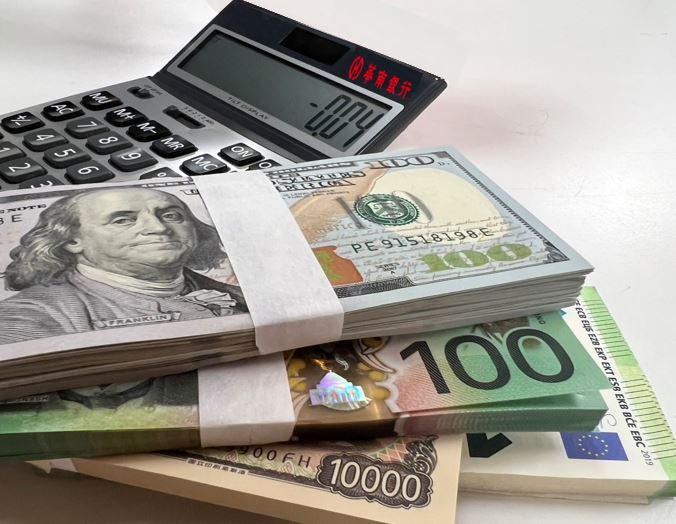 華南銀行【狂歡五匯】限時換匯優惠活動，美元最高可享4分減碼優惠。（圖／華南銀行提供）