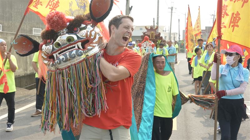 （菁埔夫人聖誕繞境 下寮居民全出動／寶島神很大提供）