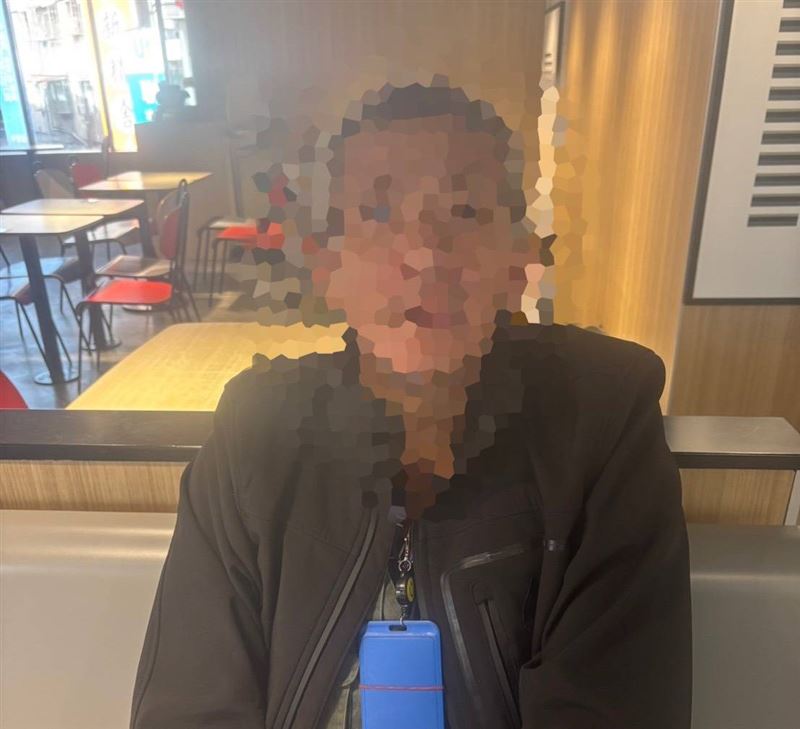 游男被警方逮捕。（圖／翻攝畫面）