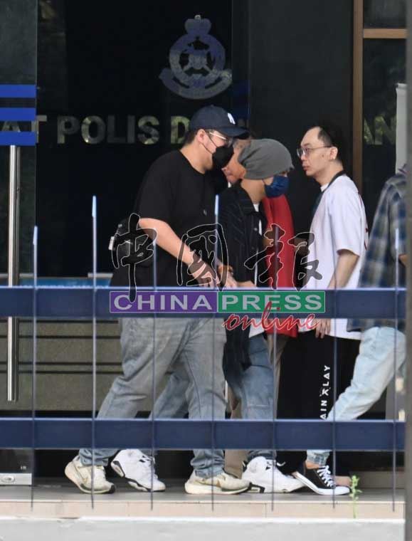 黃明志低調辦理延長保釋。（圖／翻攝自《中國報》）