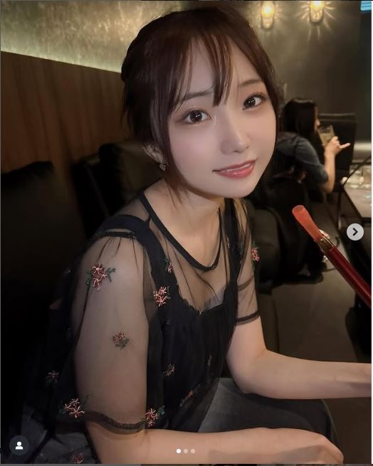 AV女優繪戀空是擁有158公分、F罩杯的甜美女孩，2023年在MOODYZ出道，首部作品直接爆紅。（圖／翻攝自繪戀空IG）