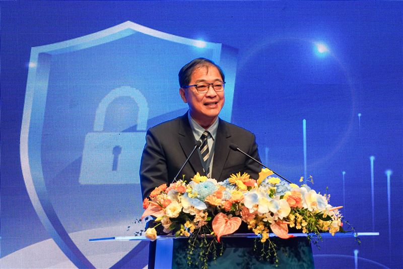 法務部部長鄭銘謙致詞。（圖／翻攝畫面）