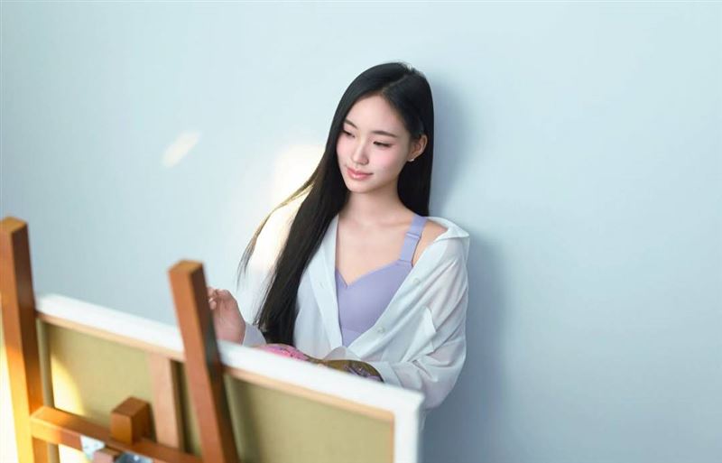 Lily大方露出運動Bra。（圖／翻攝自IG）