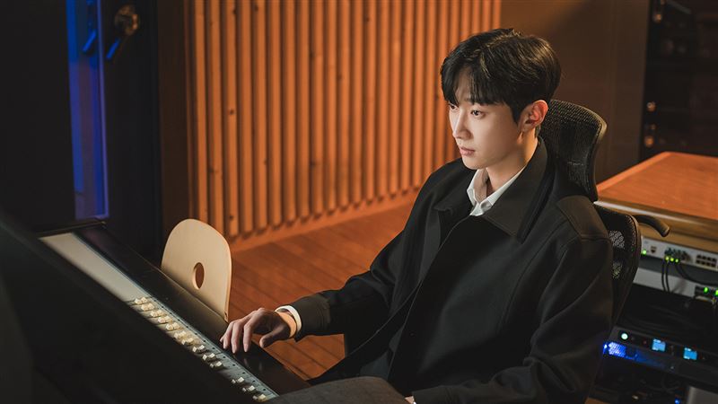 振永《回到20歲》飾演娛樂公司的理事及天才製作人「丹尼爾」。（圖／中天娛樂台提供）