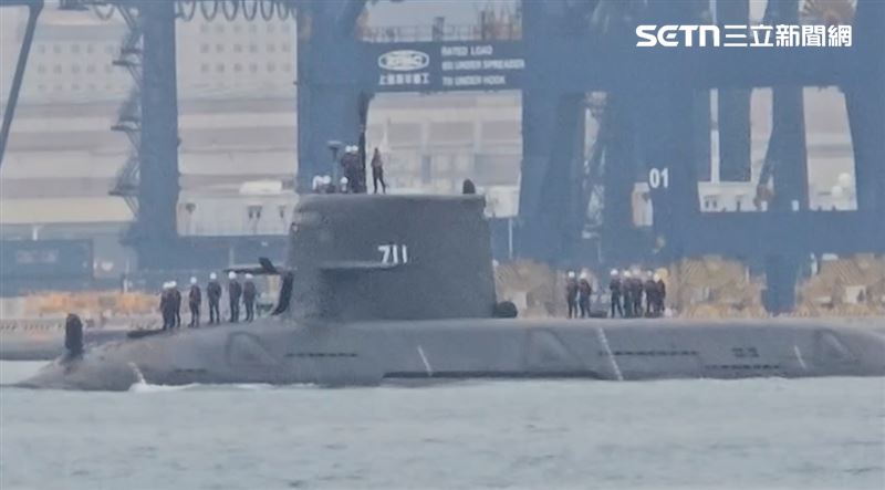 稍早「海鯤號」現身，氣勢滂薄。（圖／翻攝畫面）