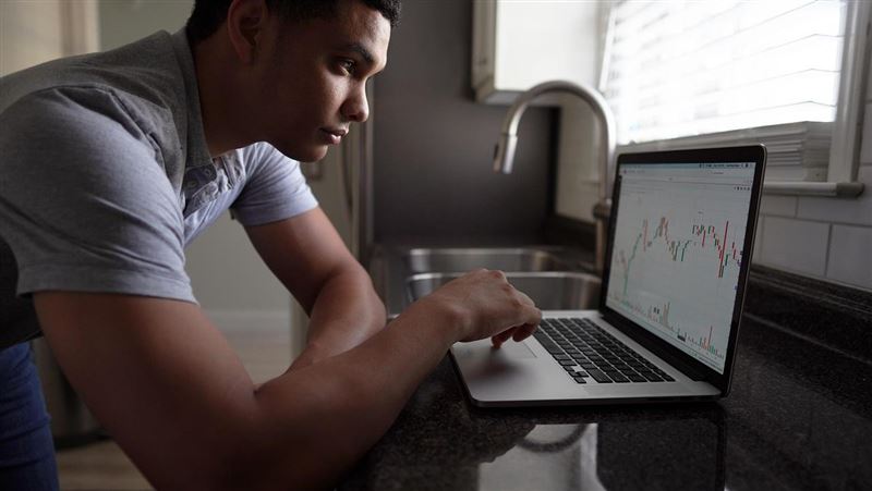 上市櫃10月營收寫最強 它趁勢而起!