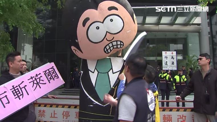 新黨嗆高市惹事　游智彬「揮刀」喊斬萊爾