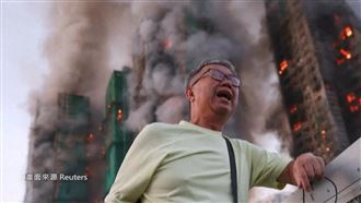 老翁悲喊太太還在宏福苑　狂打電話無人應