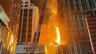 宏福苑成火柱　居民驚恐憶：以為是鞭炮聲