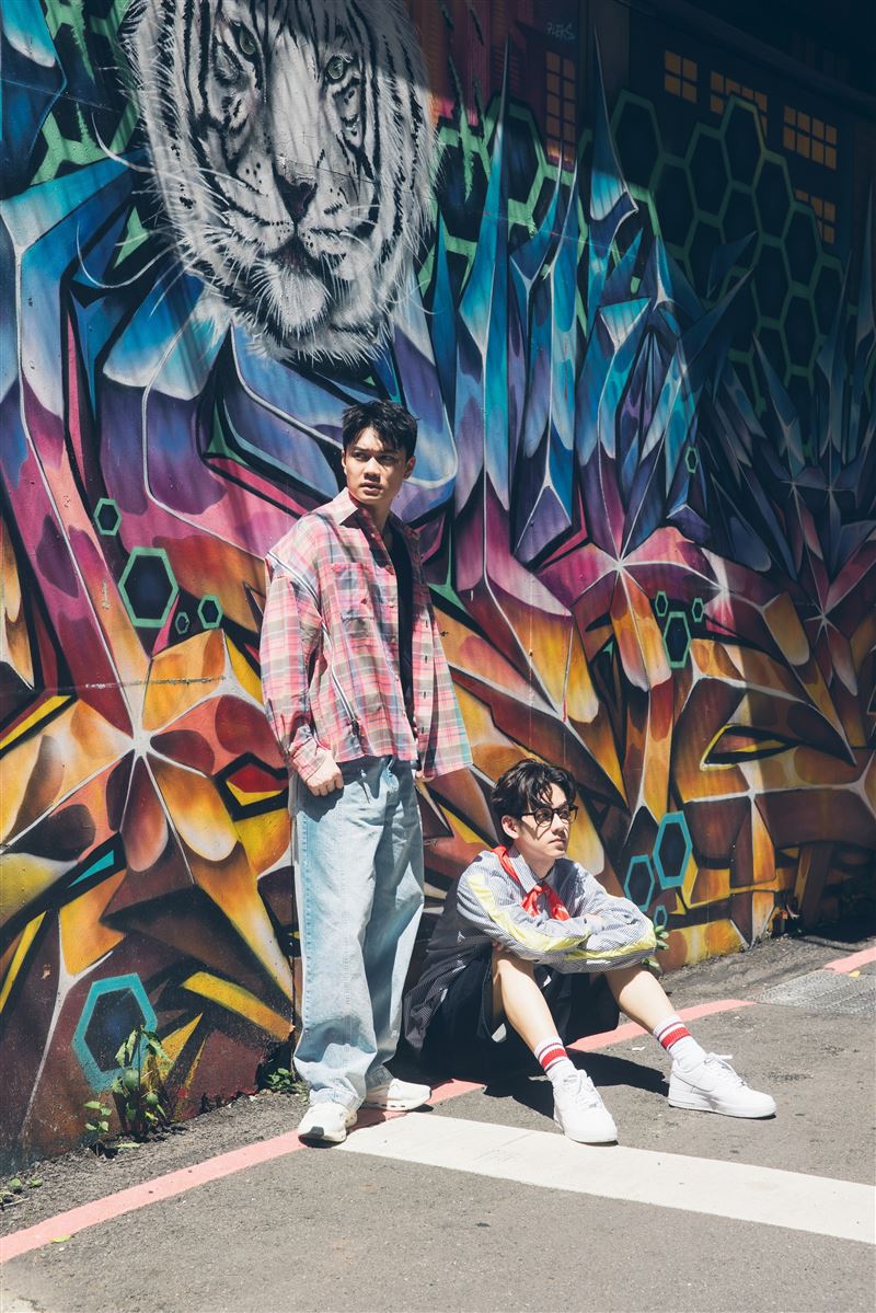 洪暐哲（右）、劉子銓（左）攜手找回「活著的意義」。（圖／C MUSICAL提供）
