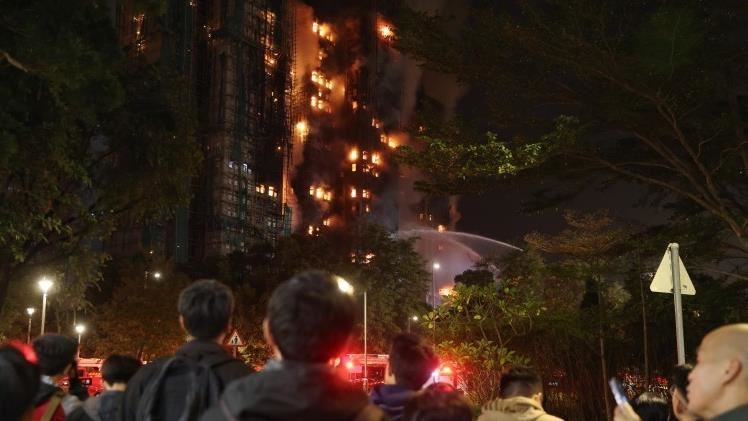 香港大火死傷慘重。（圖／翻攝自微博）