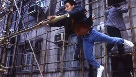 香港宏福苑大火「築棚」是元兇？！清明上河圖、香港電影常見的文化遺產。（圖／翻攝自豆瓣電影、《會動的清明上河圖》YT、翻攝自微博、記者莊佳芳攝影） 