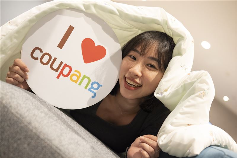 Coupang酷澎火箭跨境推出「暖冬推薦商品」集結美國可可粉、韓國市場棉被、日本熱門名產等多項抗寒好物。（圖／Coupang酷澎提供）