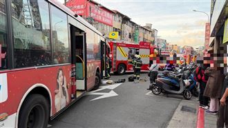 北市,士林區,死亡車禍,老翁,失智婦,公車。（圖／翻攝畫面）