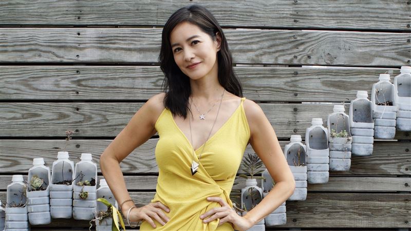 Janet（謝怡芬）發文為香港加油。（圖／晴天影像提供）