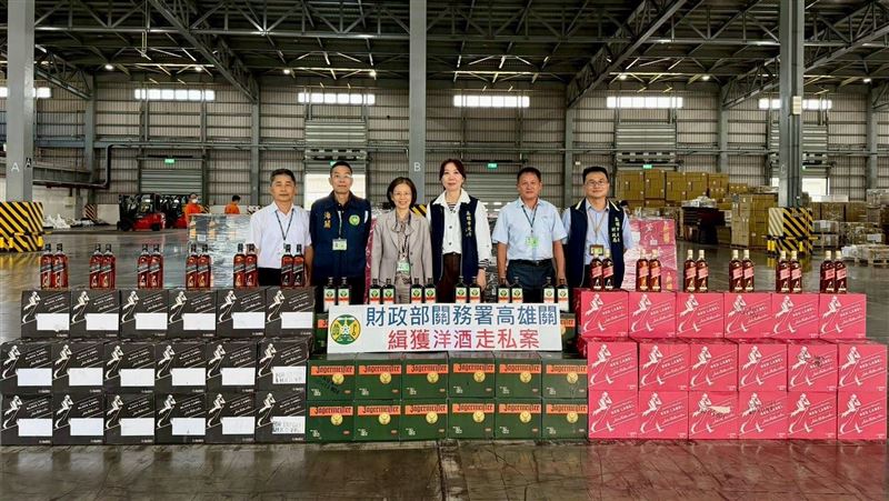 轉口貨櫃藏玄機！往深處「一翻」私梟完了