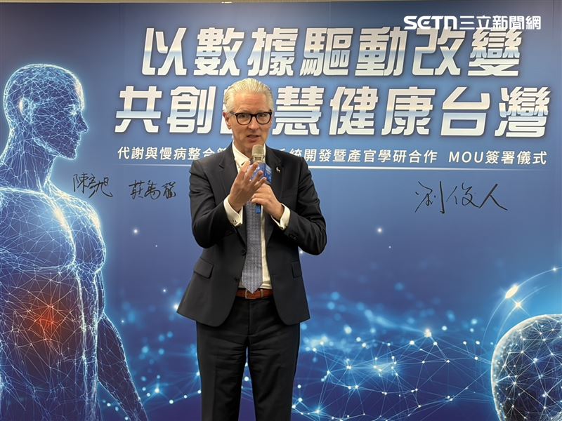 台灣諾和諾德總經理杜翰思(Hans Duijf)表示，盼能和政府與醫界攜手為台灣打造更精準、預防導向的慢性病管理模式。（圖／記者簡浩正攝影）