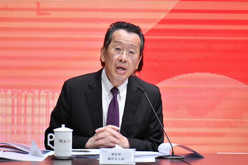 國防部長顧立雄今（27）日出席院會後記者會。（圖／行政院提供）