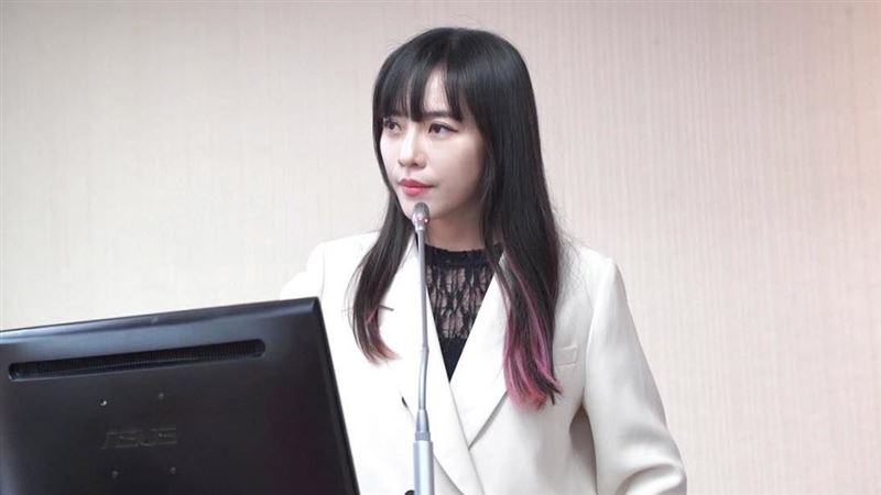 極端帳號嘲諷香港大火 黃捷批:刻意分化