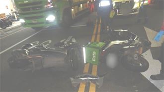 您的餐點正在路上！外送員閃避不及釀碰撞。（圖／桃園電子報提供） 