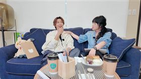 炎亞綸與唐綺陽錄影現場互動輕鬆。（圖／大浪娛樂提供）